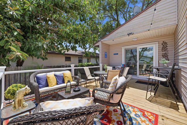 111 69TH AVENUE N, St Petersburg, FL 33702