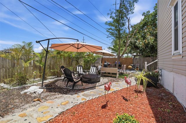 111 69TH AVENUE N, St Petersburg, FL 33702