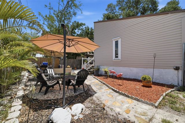 111 69TH AVENUE N, St Petersburg, FL 33702