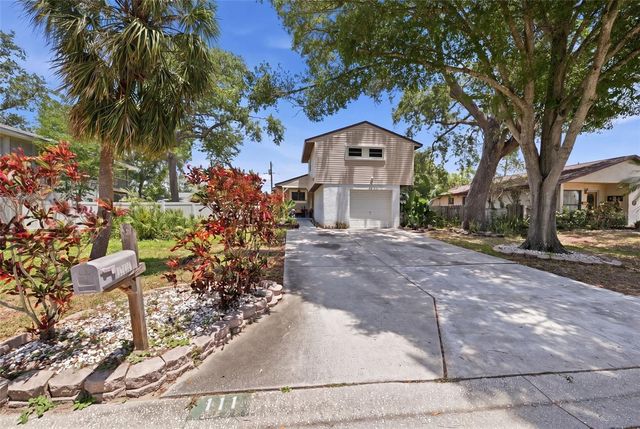 111 69TH AVENUE N, St Petersburg, FL 33702