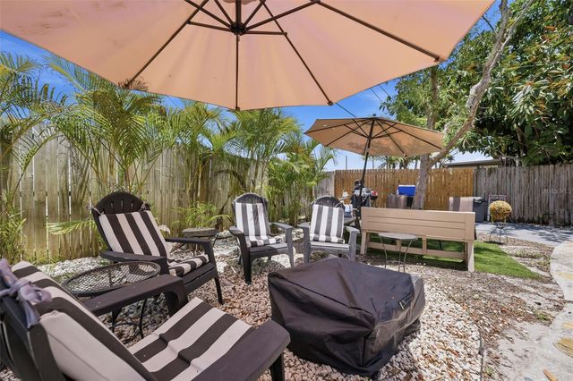 111 69TH AVENUE N, St Petersburg, FL 33702