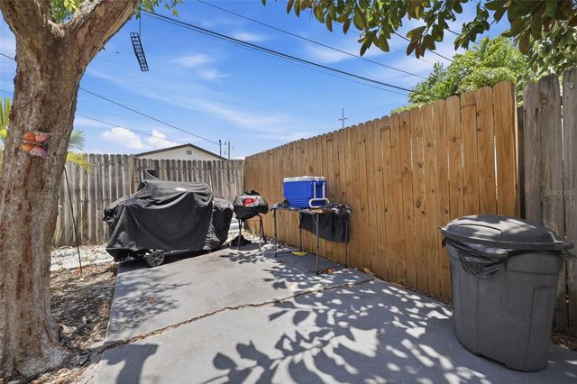111 69TH AVENUE N, St Petersburg, FL 33702