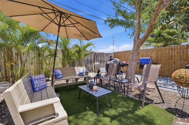 111 69TH AVENUE N, St Petersburg, FL 33702