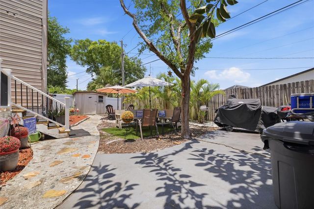 111 69TH AVENUE N, St Petersburg, FL 33702