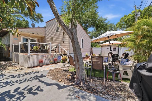 111 69TH AVENUE N, St Petersburg, FL 33702