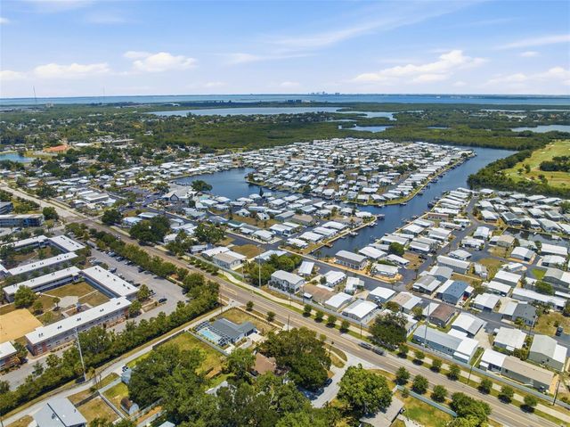 111 69TH AVENUE N, St Petersburg, FL 33702