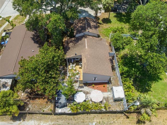 111 69TH AVENUE N, St Petersburg, FL 33702