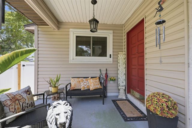 111 69TH AVENUE N, St Petersburg, FL 33702