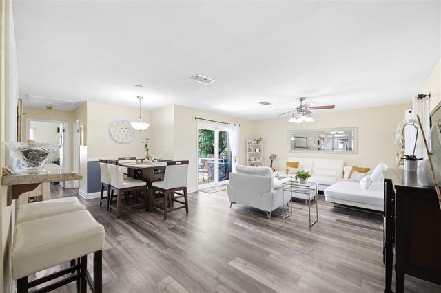 111 69TH AVENUE N, St Petersburg, FL 33702