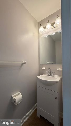1902 CURTIS CT SE, Washington, DC 20020