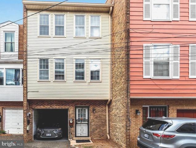 1902 CURTIS CT SE, Washington, DC 20020