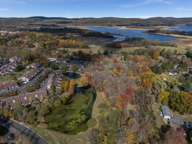 53 Overlook Dr, Union Twp., NJ 08809