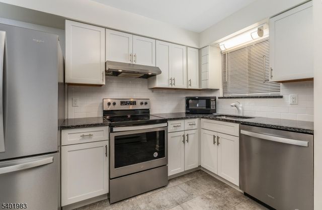 53 Overlook Dr, Union Twp., NJ 08809