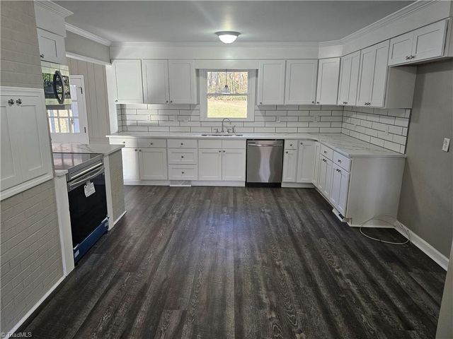 3721 Herchel Lane, Winston-salem, NC 27106