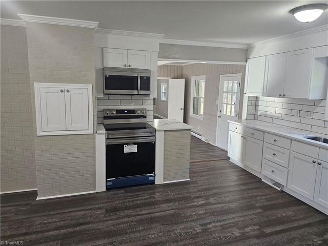 3721 Herchel Lane, Winston-salem, NC 27106