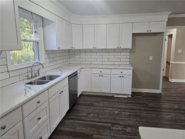 3721 Herchel Lane, Winston-salem, NC 27106