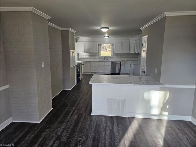 3721 Herchel Lane, Winston-salem, NC 27106