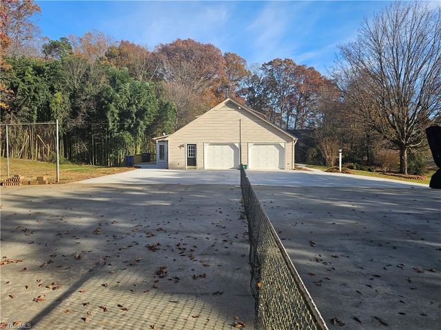 3721 Herchel Lane, Winston-salem, NC 27106