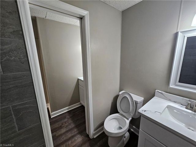 3721 Herchel Lane, Winston-salem, NC 27106