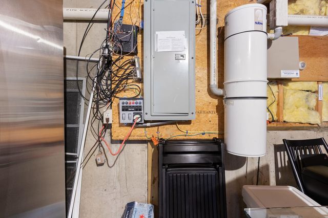 12 Runaway Road, Newfields, NH 03856