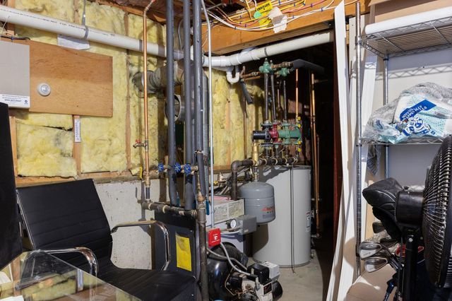 12 Runaway Road, Newfields, NH 03856