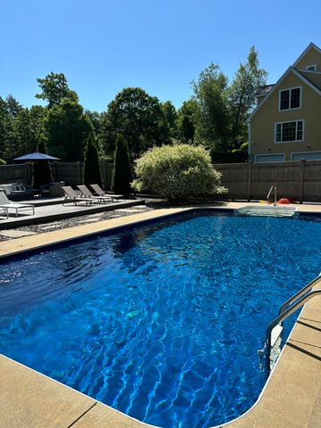 12 Runaway Road, Newfields, NH 03856