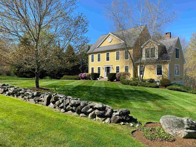 12 Runaway Road, Newfields, NH 03856