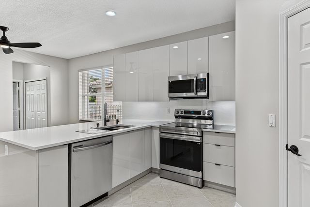 12325 Cascades Pointe Drive, Boca Raton, FL 33428