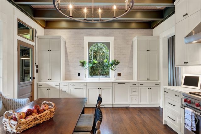 123 E 46th Street, Savannah, GA 31405