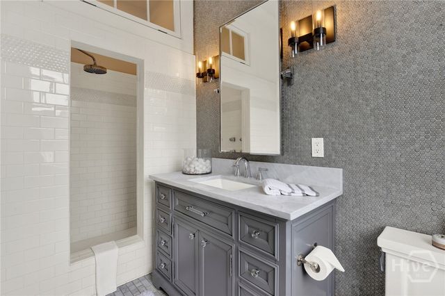 123 E 46th Street, Savannah, GA 31405