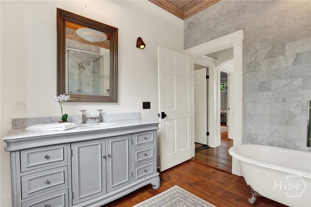 123 E 46th Street, Savannah, GA 31405