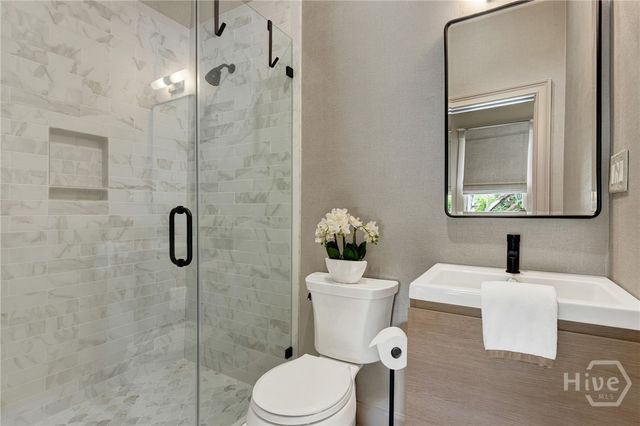 123 E 46th Street, Savannah, GA 31405