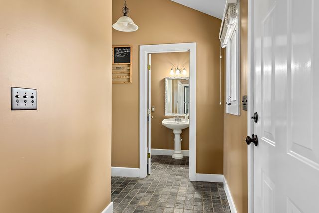 221 S Live Oak, Geneva, AL 36340