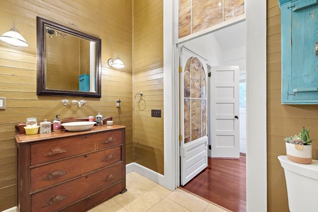 221 S Live Oak, Geneva, AL 36340