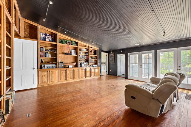 221 S Live Oak, Geneva, AL 36340