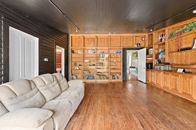 221 S Live Oak, Geneva, AL 36340