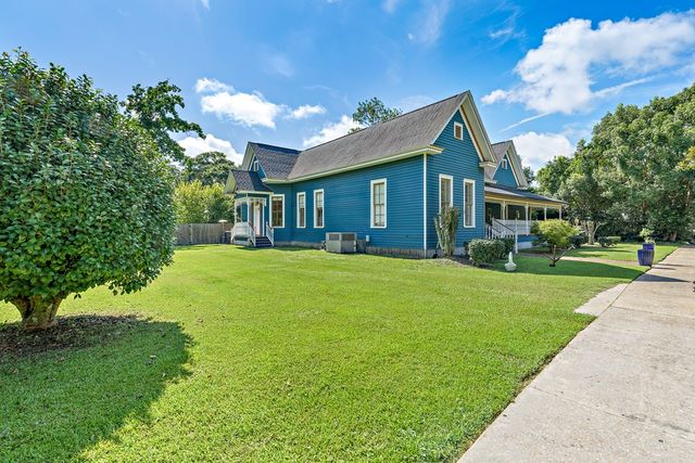 221 S Live Oak, Geneva, AL 36340