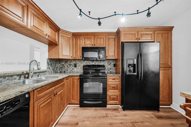 3150 NW 42nd Ave E301, Coconut Creek, FL 33066