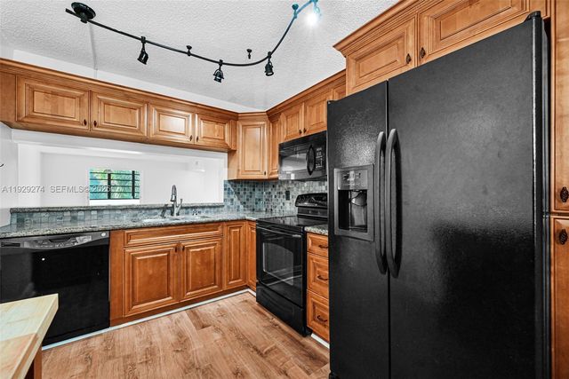 3150 NW 42nd Ave E301, Coconut Creek, FL 33066