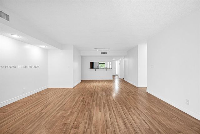 3150 NW 42nd Ave E301, Coconut Creek, FL 33066