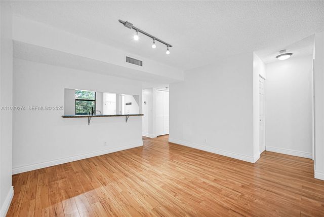 3150 NW 42nd Ave E301, Coconut Creek, FL 33066