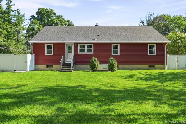 1 Henning Drive, Montrose, NY 10567