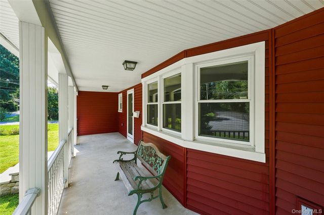 1 Henning Drive, Montrose, NY 10567