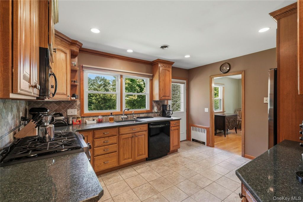 1 Henning Drive, Montrose, NY 10567 — photo 5