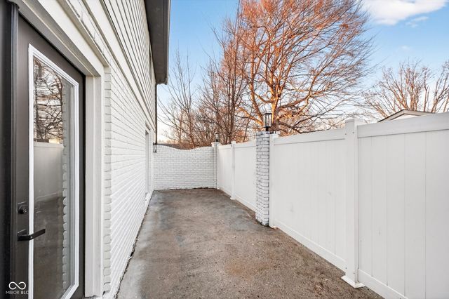 111 Beechmont Drive, Carmel, IN 46032