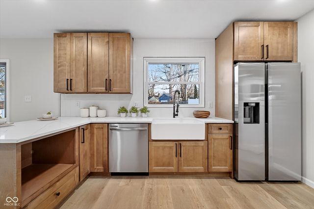 111 Beechmont Drive, Carmel, IN 46032