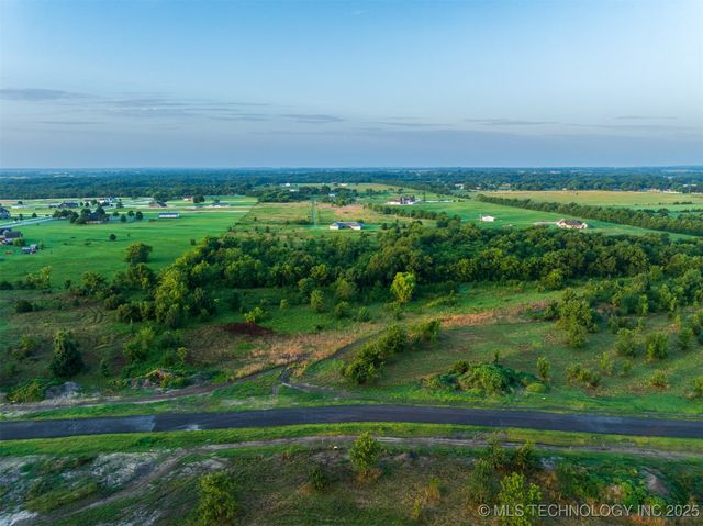 018 W 195th Street S, Mounds, OK 74047