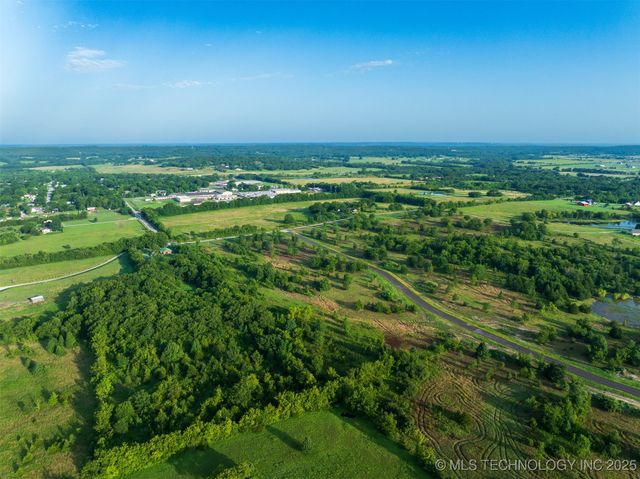 018 W 195th Street S, Mounds, OK 74047