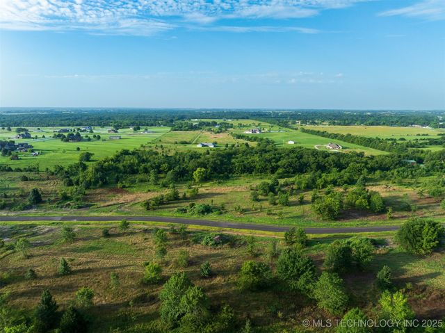 018 W 195th Street S, Mounds, OK 74047