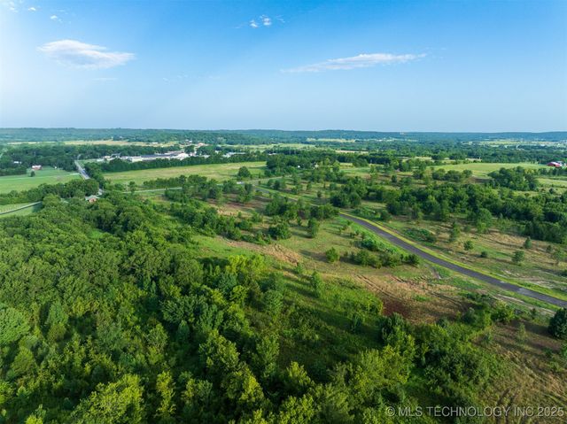 018 W 195th Street S, Mounds, OK 74047